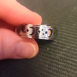 Fidget spinning moon & stars ring